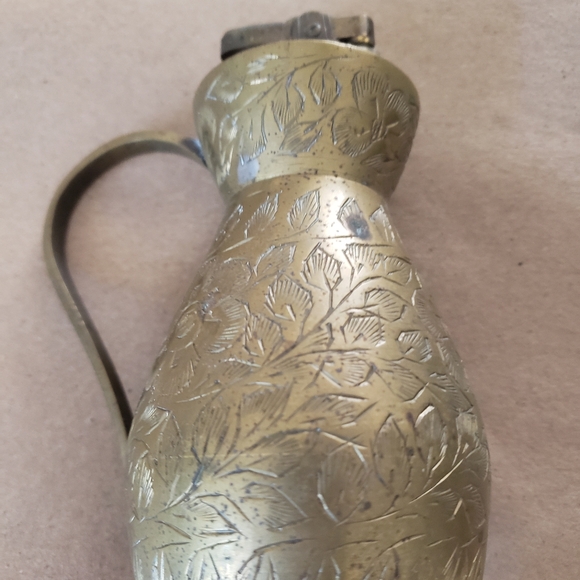 Vintage Etched Brass Pitcher Lighter - Picture 7 of 9